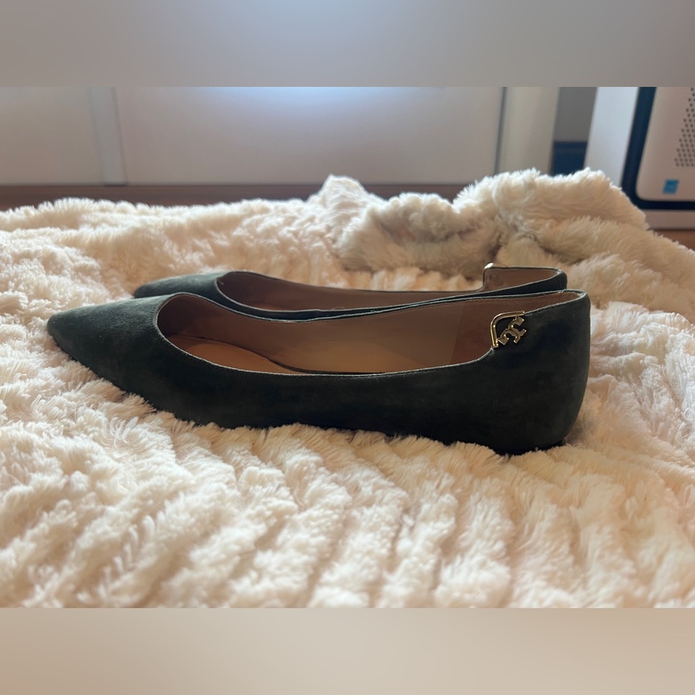 Tory Burch Elizabeth Suede Pointed Toe Flats olive green size 9
